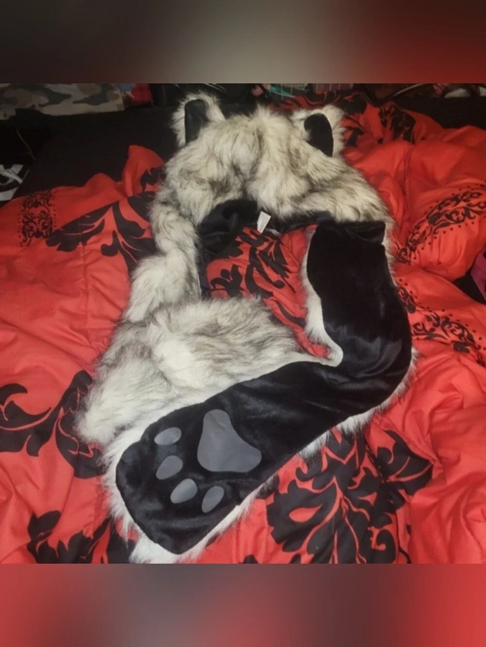 Amazon white winter wolf faux fur wolf ears paws as scarf mittens hat hood NWOT